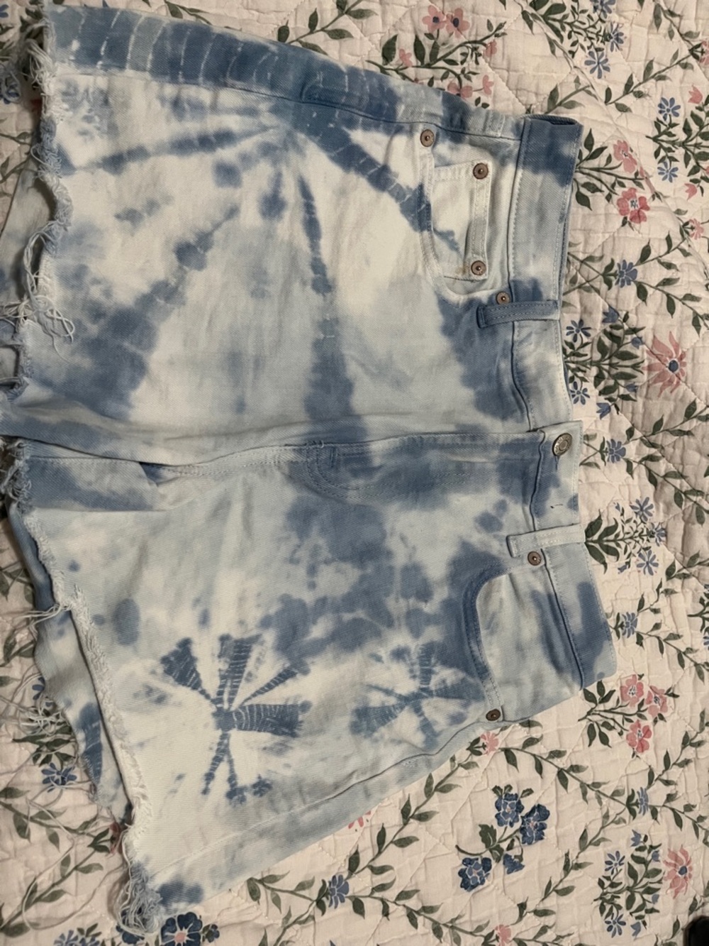 GAP Light Blue & White Tie-Dye High Waist Denim Shorts - Size 10/30